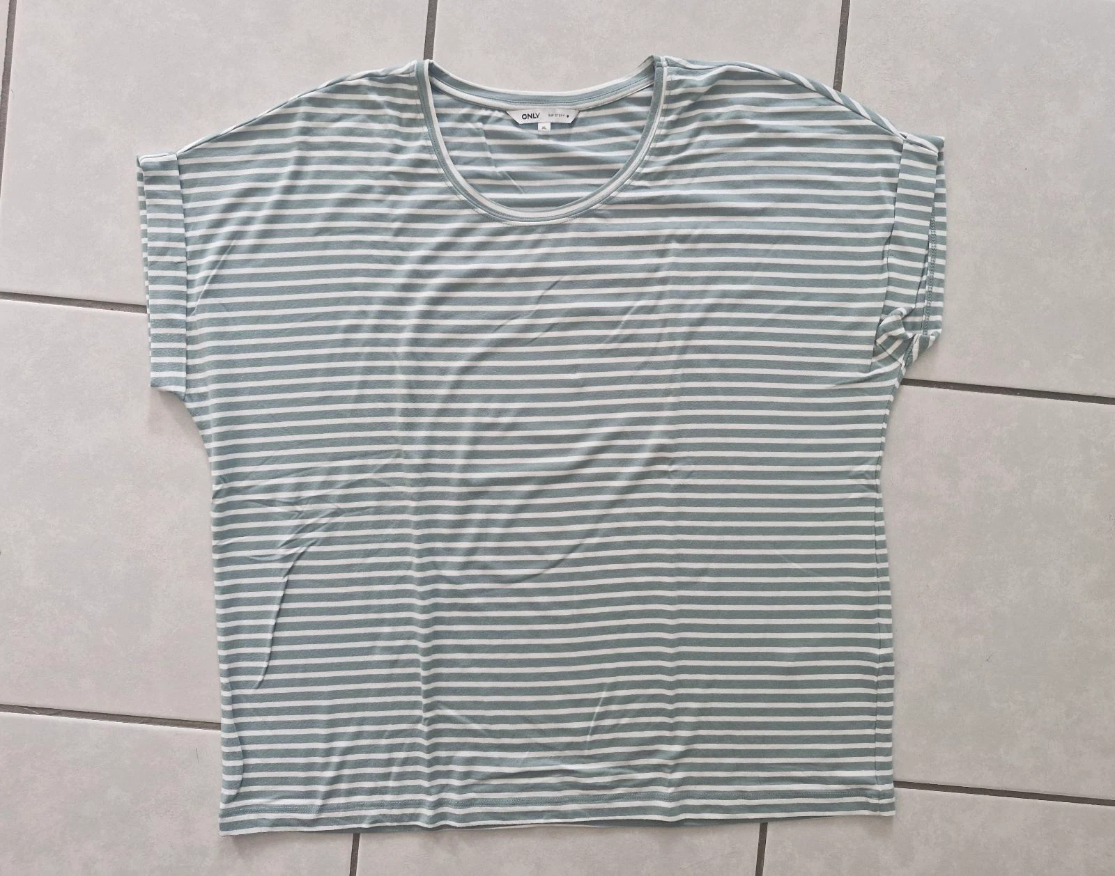 Tee-shirt Only taille XL TBE  – photo 2
